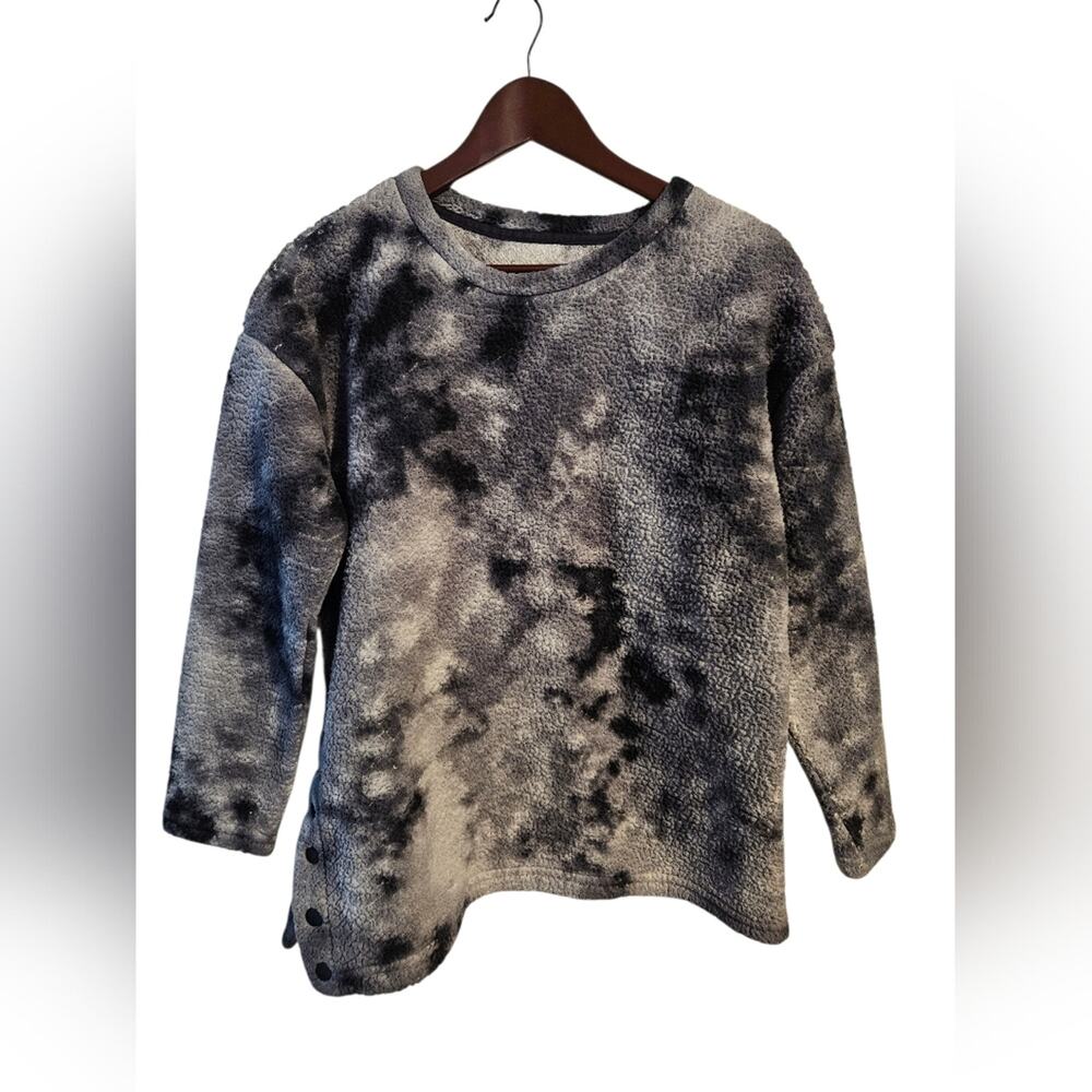 Cuddl Duds Woman's pullover sweater top Gray White Black size Med